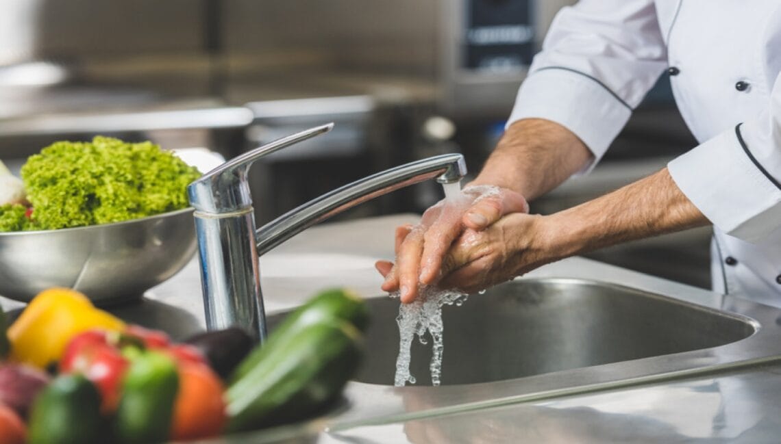 MANIPULAÇÃO DE ALIMENTOS CORRETA