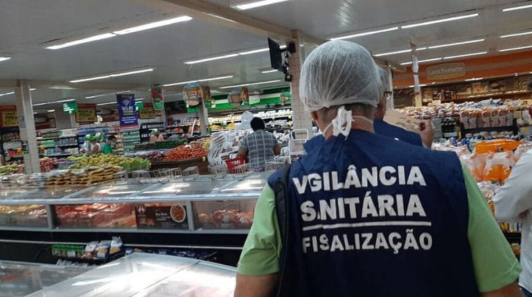 Visita-da-Fiscalizacao-Vigilancia-Sanitaria-Multas-e-Como-Evita-las-multa-lacrado-fechado-interditado