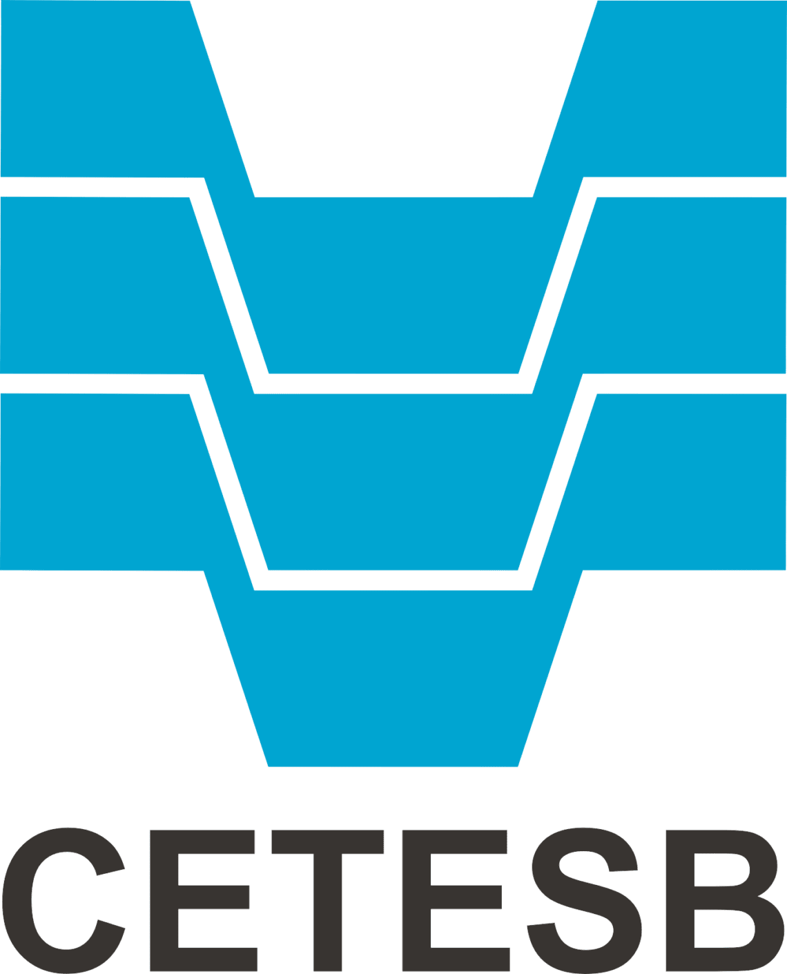 Auditores verificando a conformidade dos equipamentos na indústria alimentícia para atender às exigências da CETESB.