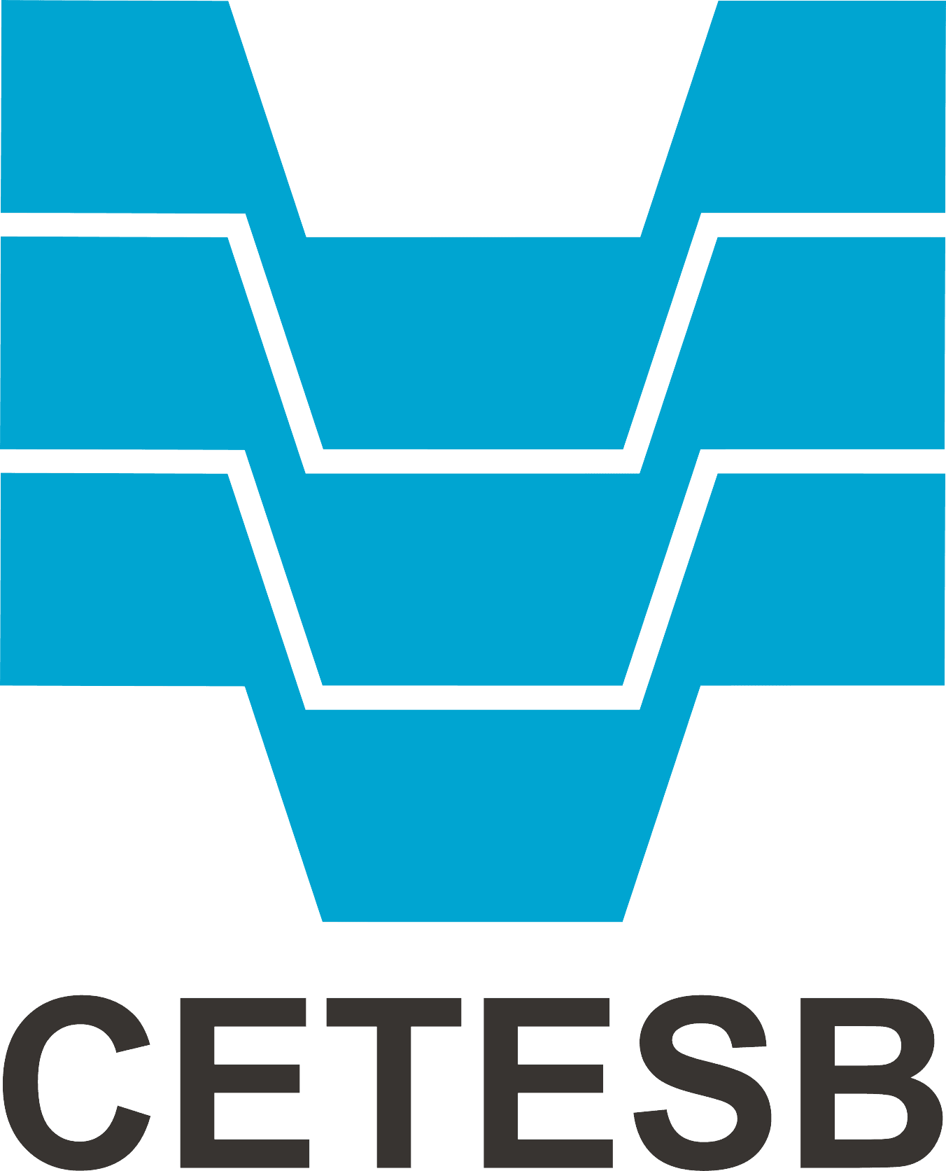 Auditores verificando a conformidade dos equipamentos na indústria alimentícia para atender às exigências da CETESB.