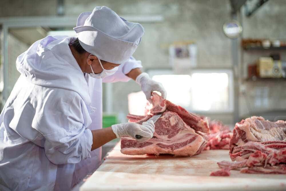 Descubra quem pode ser Responsável Técnico em açougue e garantir a segurança alimentar no estabelecimento.