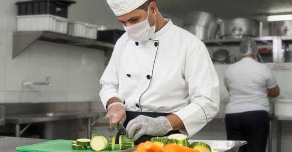 Entenda as boas práticas de manipulação de alimentos no setor de alimentos